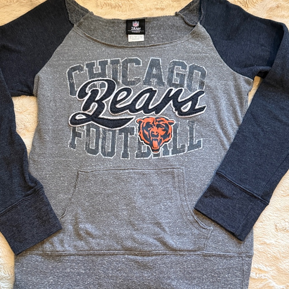 NFL Team Apparel Women's Chicago Bears boat neck Gray/Blue Sweatshirt